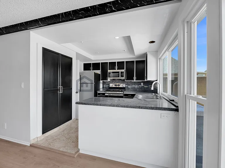955 Fernrest Dr — Photo 11