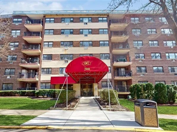 200 Diplomat Drive #3F, Mount Kisco, NY 10549