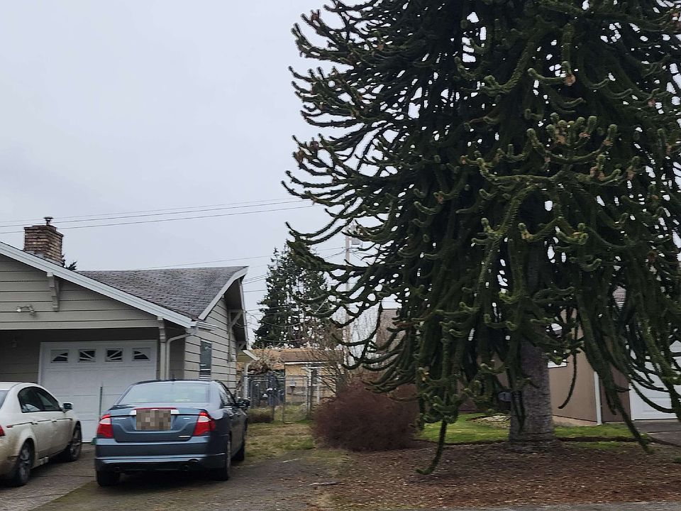 2nd image of 2303 Sherwood Ln