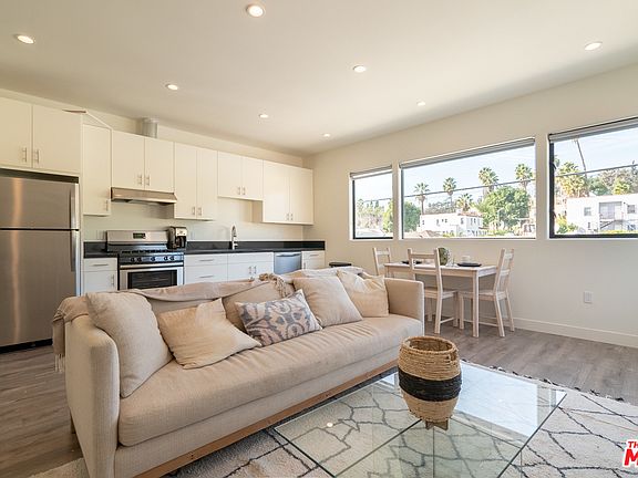 2nd image of 905 Parkman Ave #5