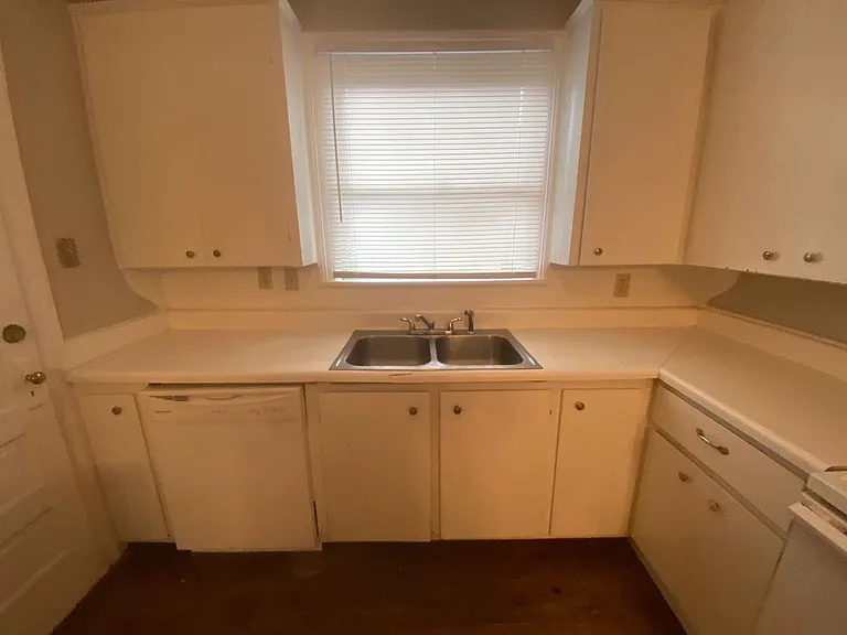 424 S Holly St — Photo 7