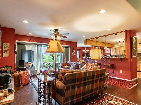 4th image of 12 Harbor Ln