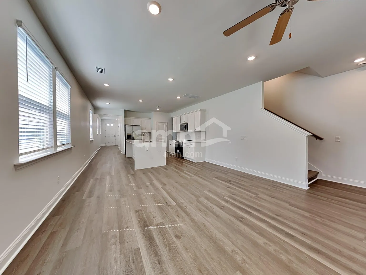 3 bed, 2.5 bath, 1800 sqft, $2,500 — Photo 4