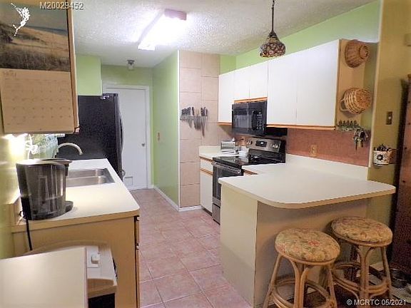4th image of 2044 NE 24th St