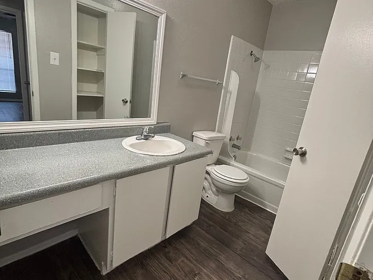 Edinburg Place Apartments — Photo 50