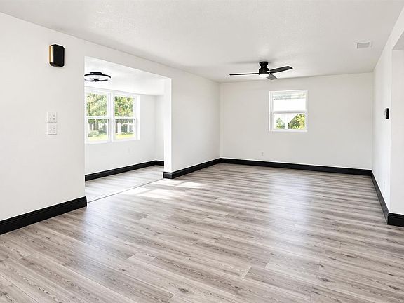 4th image of 334 W BERESFORD ROAD
