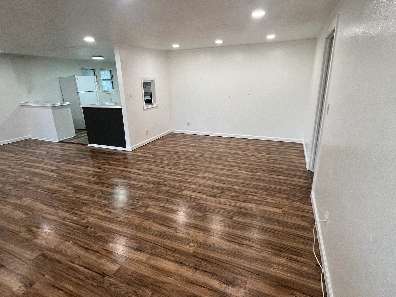 3 bed, 1.5 bath, 1600 sqft, $1,350 — Photo 3