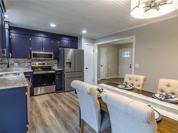 2nd image of 319 E Hampton Ave