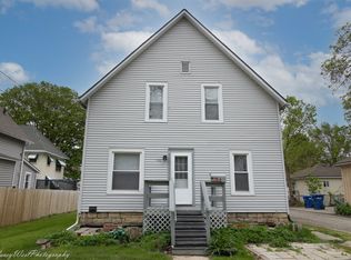 518 N 10th St, Dekalb, IL 60115