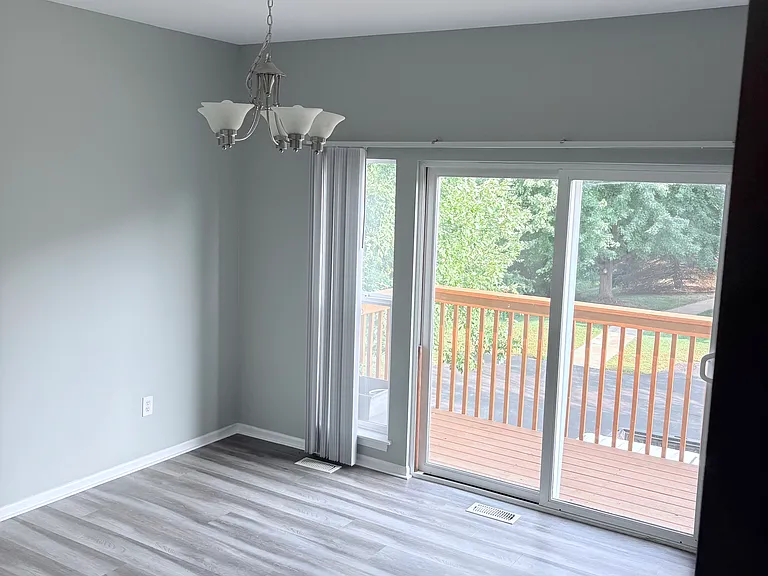 1305 Chestnut Ln — Photo 5
