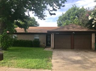 5908 Robin Dr, Watauga, TX 76148