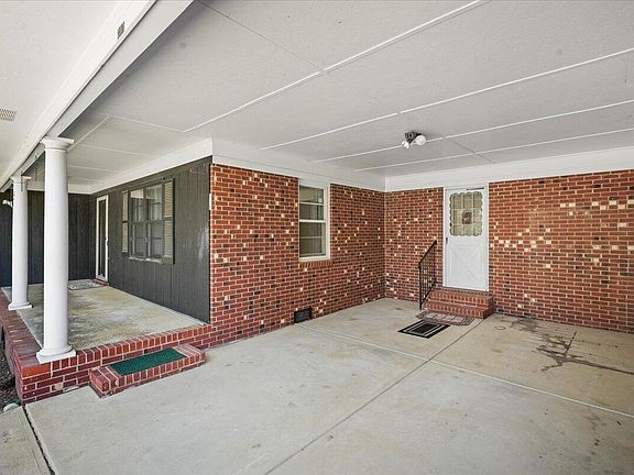 2nd image of 301 Flamingo Dr