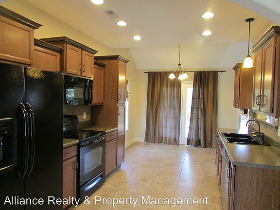 5th image of 2411 Senseney Dr