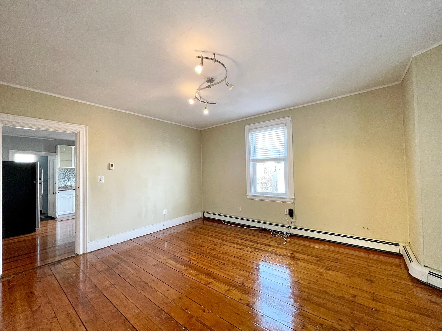 2 bed, 950 sqft, $2,050 — Photo 4
