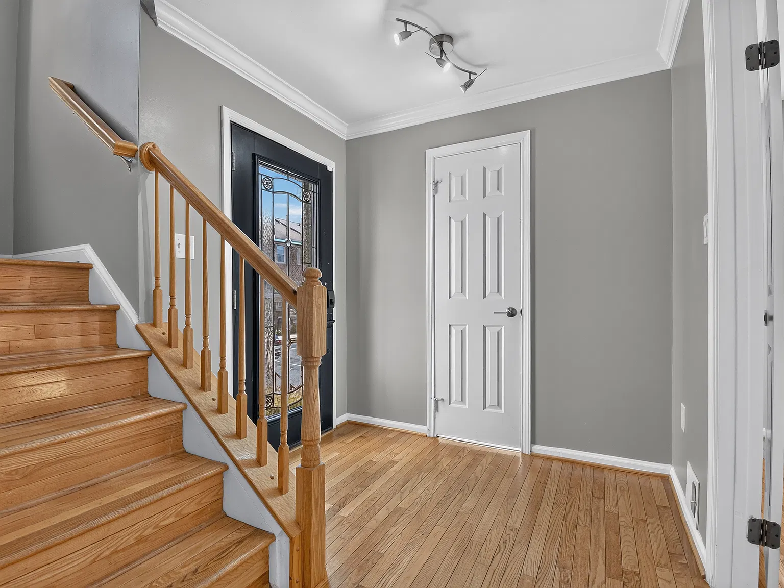 4 bed, 3.5 bath, 2400 sqft, $4,250 — Photo 3