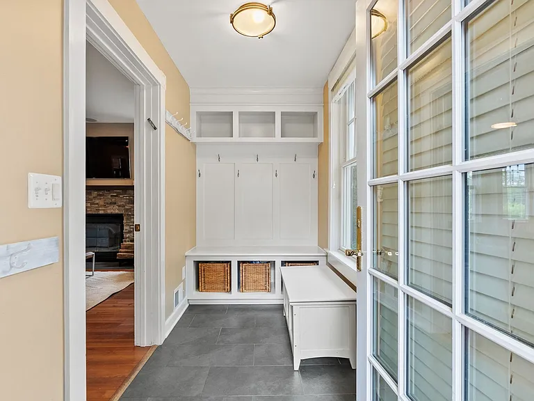 5213 Cathedral Ave NW — Photo 42