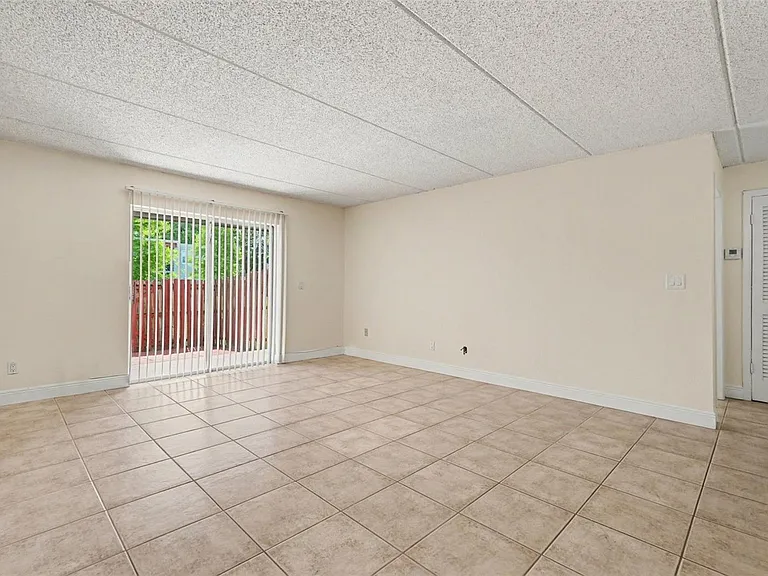 2845 Somerset Park Dr #101 — Photo 11