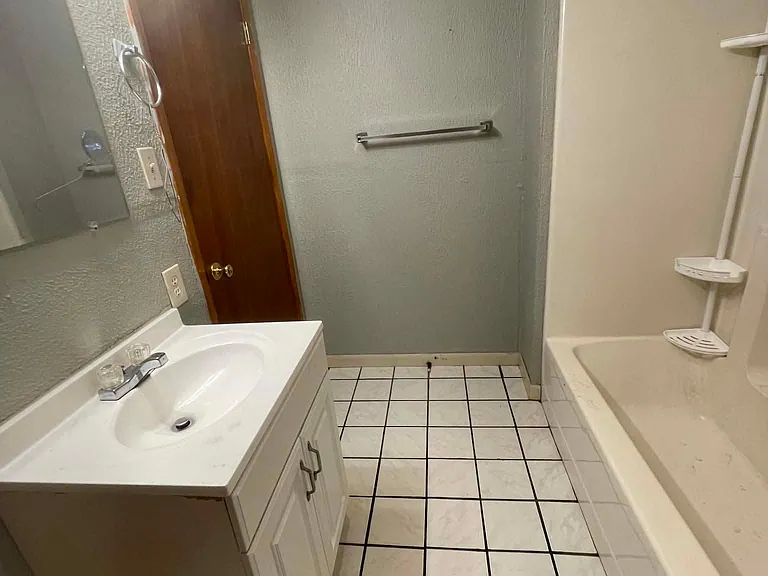 511 Tunica Dr W #1 — Photo 3