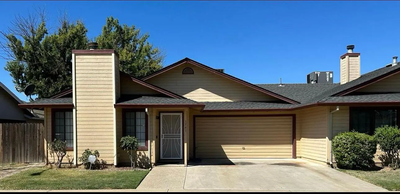 1701 Coventry Way — Photo 1