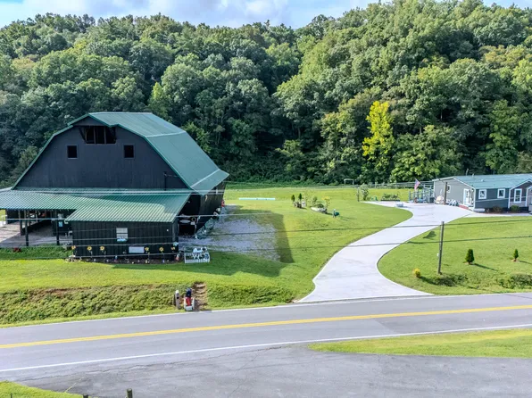 807 Gists Creek Rd, Sevierville, TN 37876