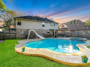 909 Bayou Bend Dr, Deer Park, TX 77536