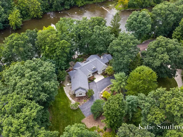 7320 Valhalla Dr SE, Alto, MI 49302