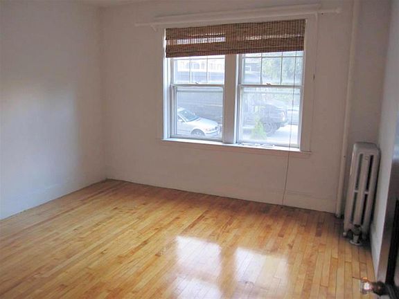 4th image of 18 Centre St #1