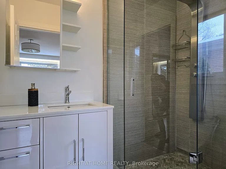 7 Foursome Cres — Photo 13