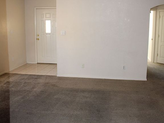 3rd image of 3661 Tierra Zafiro Dr