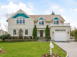 8 Old Club House Rd, Old Greenwich, CT 06870