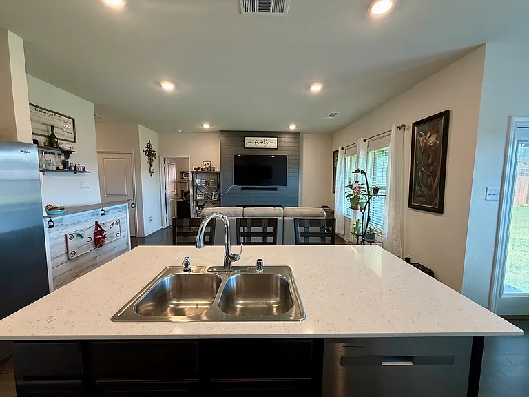 1408 Skyline Dr — Photo 5