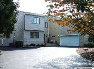 825 Gilmores Island Rd, Toms River, NJ 08753