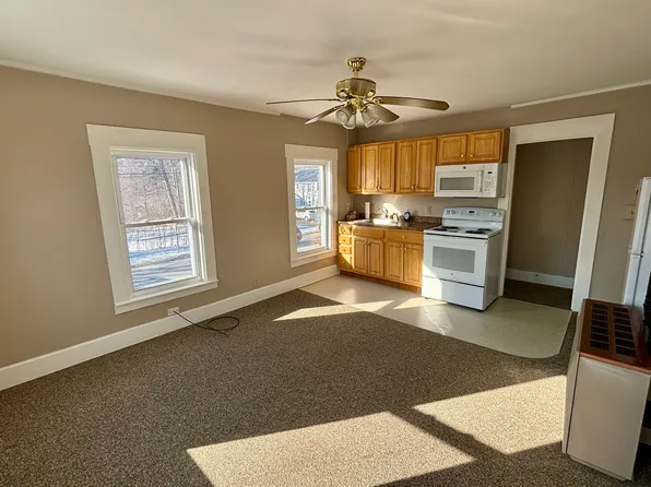 103 Wakefield St APT D, Rochester, NH 03867