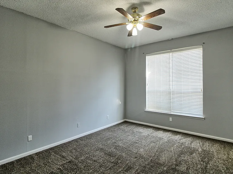 6418 Wildhaven Dr — Photo 16