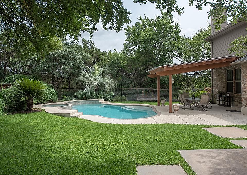 1st image of 8112 Aralia Dr