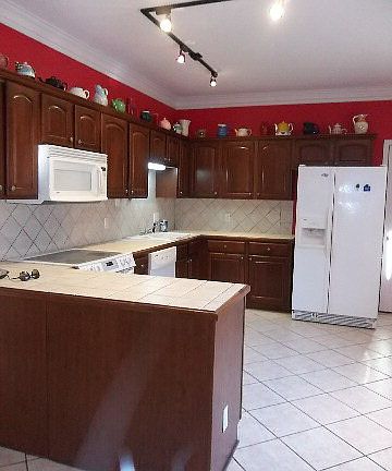 5th image of 1614 Grand Oaks Blvd