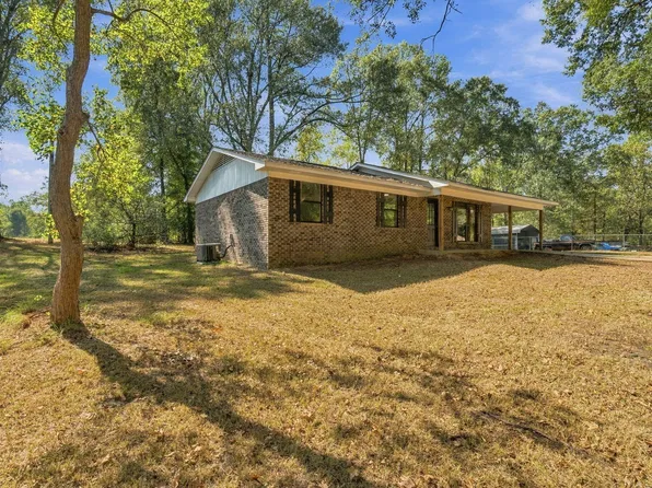26 Pine Tree Dr, Laurel, MS 39443