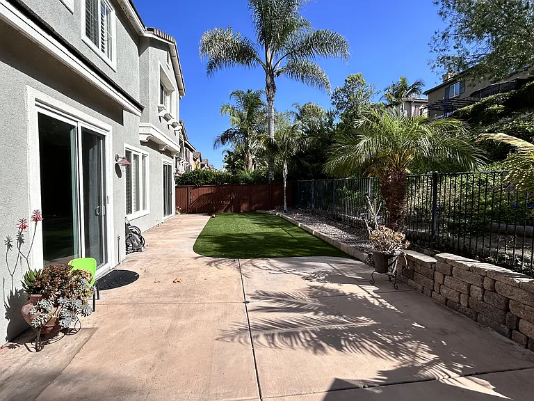 363 Circulo Coronado — Photo 17