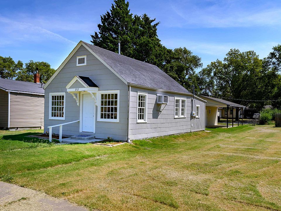 212 S Ash St, Hillsboro, KS 67063 Zillow