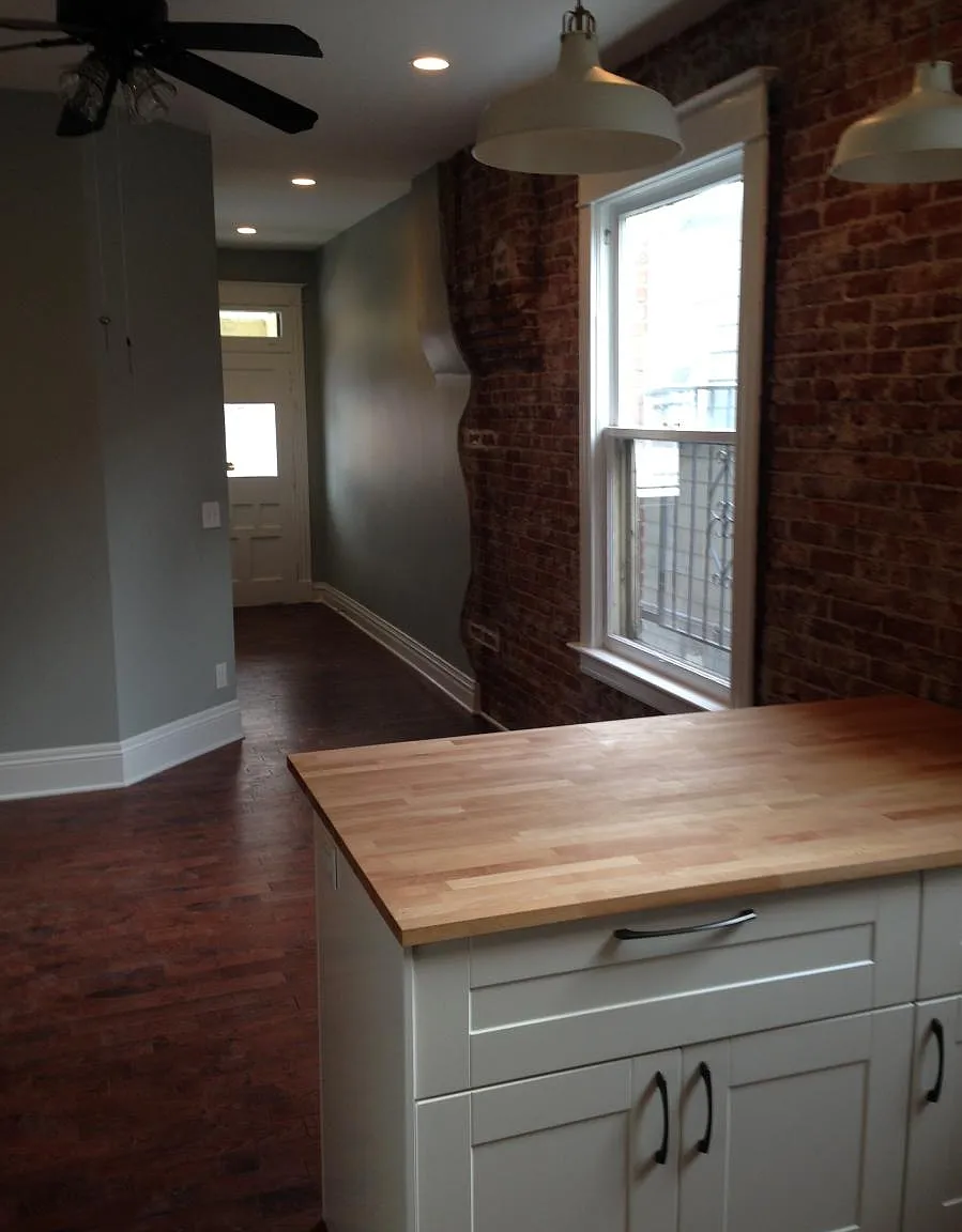 2 bed, 950 sqft, $2,300 — Photo 2