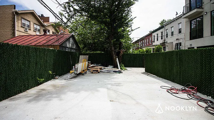 Rented by Nooklyn NYC LLC | media 46