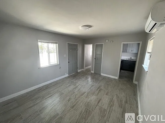 Studio, 250 sqft, $1,600 — Photo 4