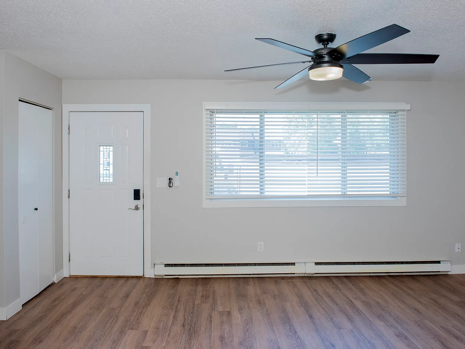 3 bed, 1.5 bath, 1632 sqft, $1,550 — Photo 3