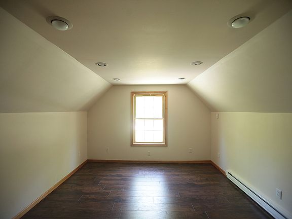 2nd floor bedroom 12x16