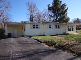 554 W Charlene Dr, Sparta, TN 38583