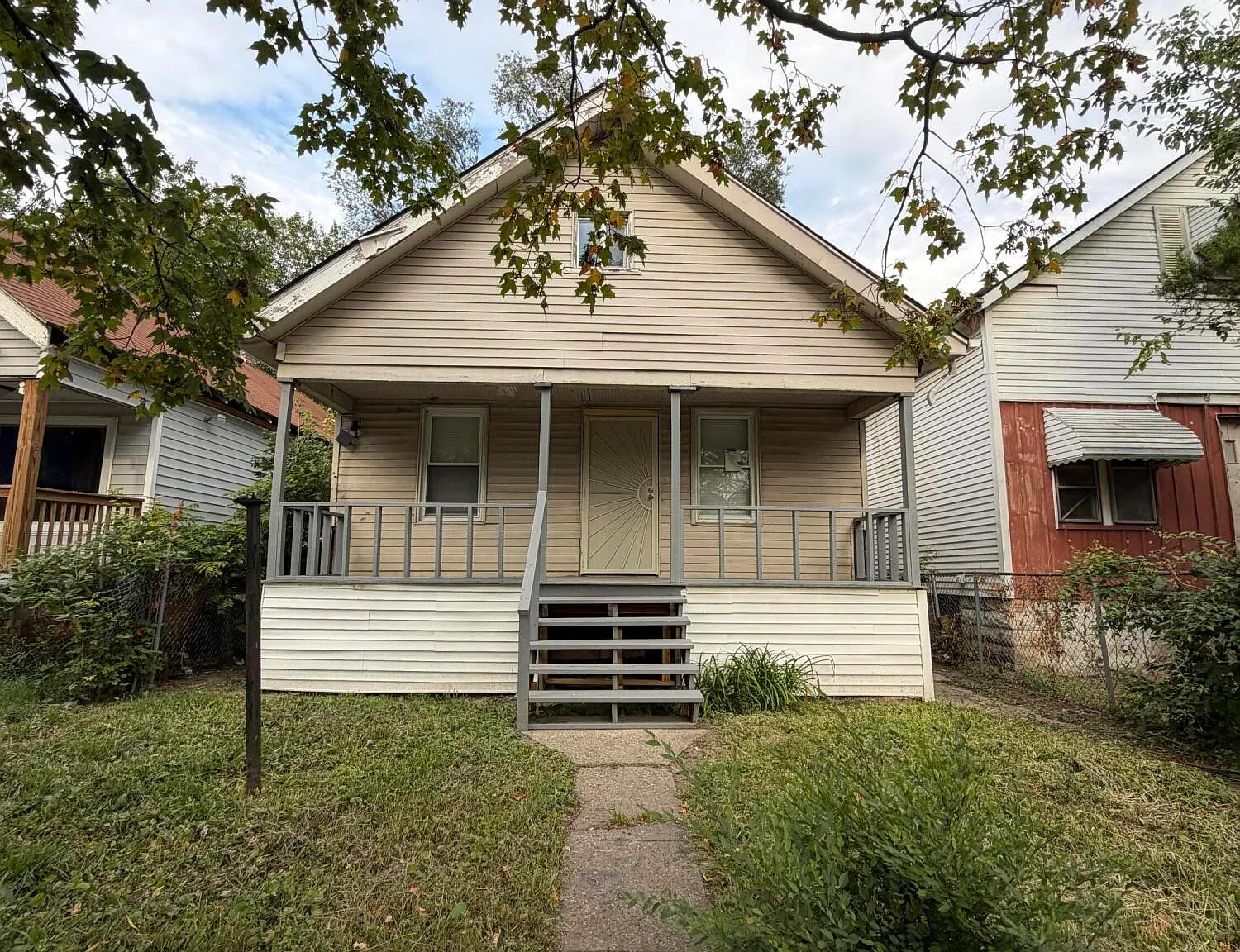 2 bed, 1.0 bath, 1056 sqft, $1,200 — Photo 1