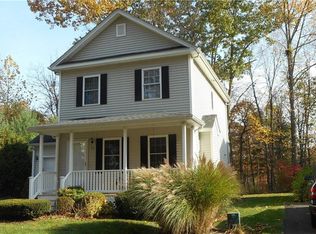 33 Sycamore Way, Wallingford, CT 06492