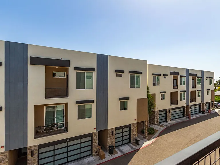The Aeries Townhome Apartments — Photo 35