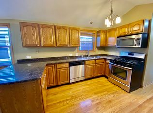 435 W 37th St #2F, Chicago, IL 60609