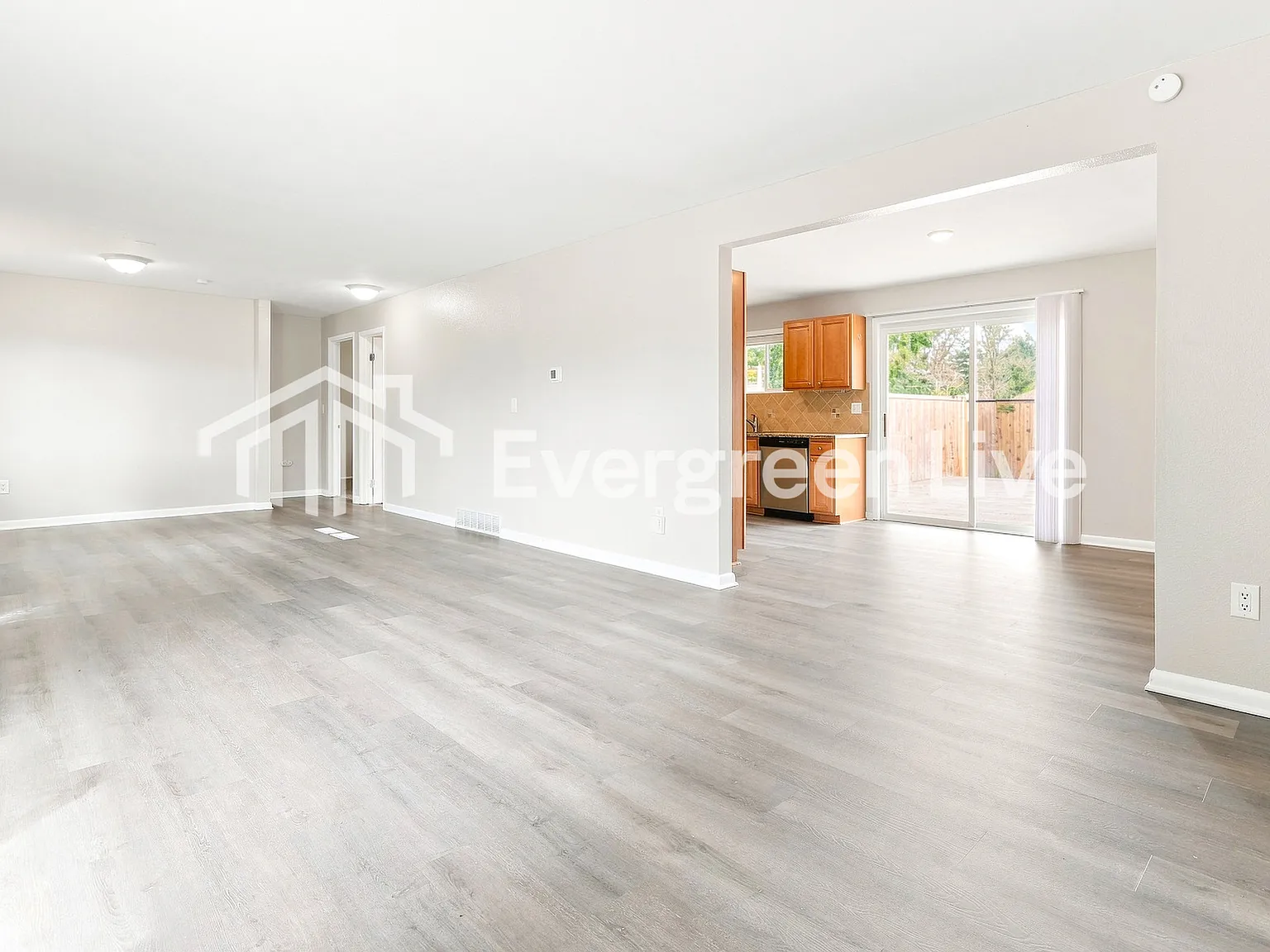4 bed, 2.0 bath, 2050 sqft, $2,695 — Photo 4